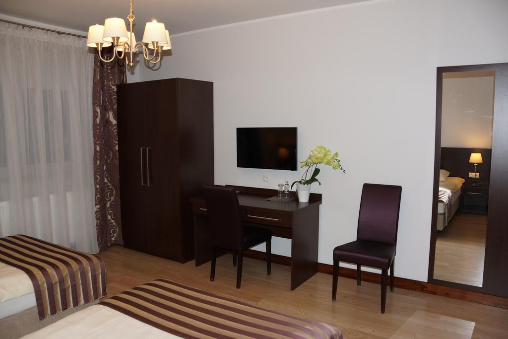 Pokoje De Luxe Figaro Плоцк Екстериор снимка