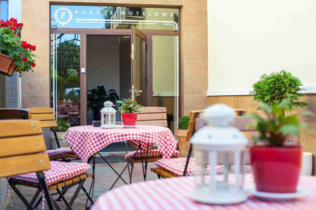 Pokoje De Luxe Figaro Плоцк Екстериор снимка
