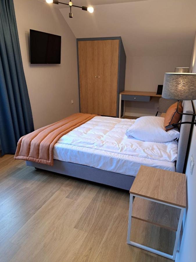 Pokoje De Luxe Figaro Плоцк Екстериор снимка